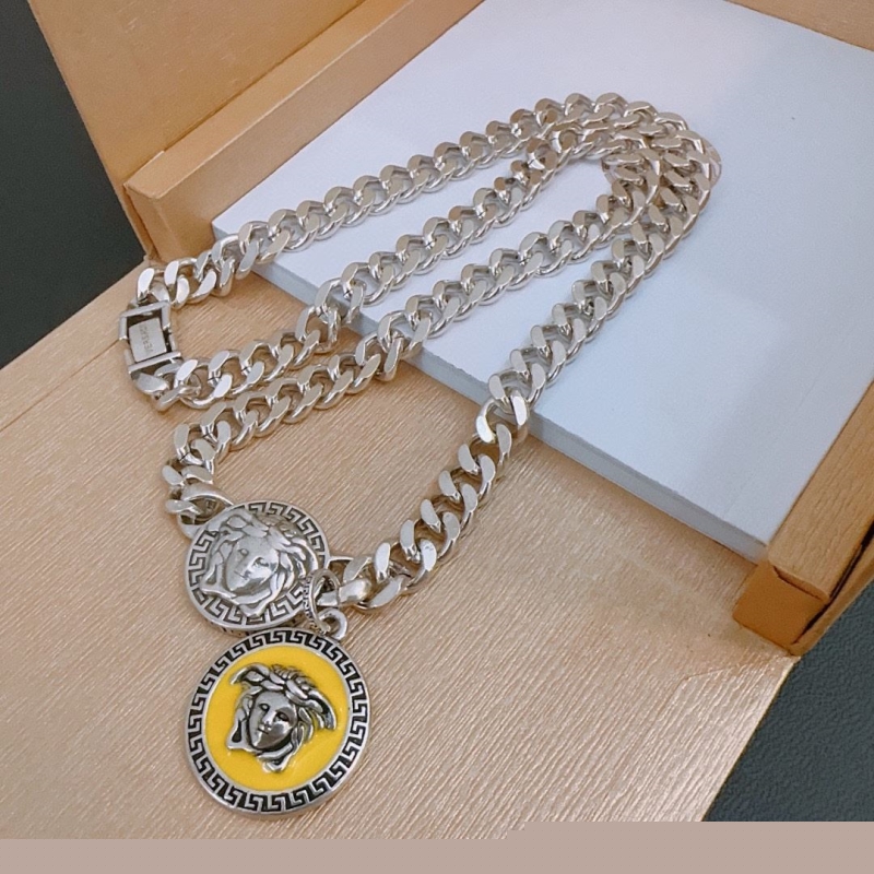 VERSACE